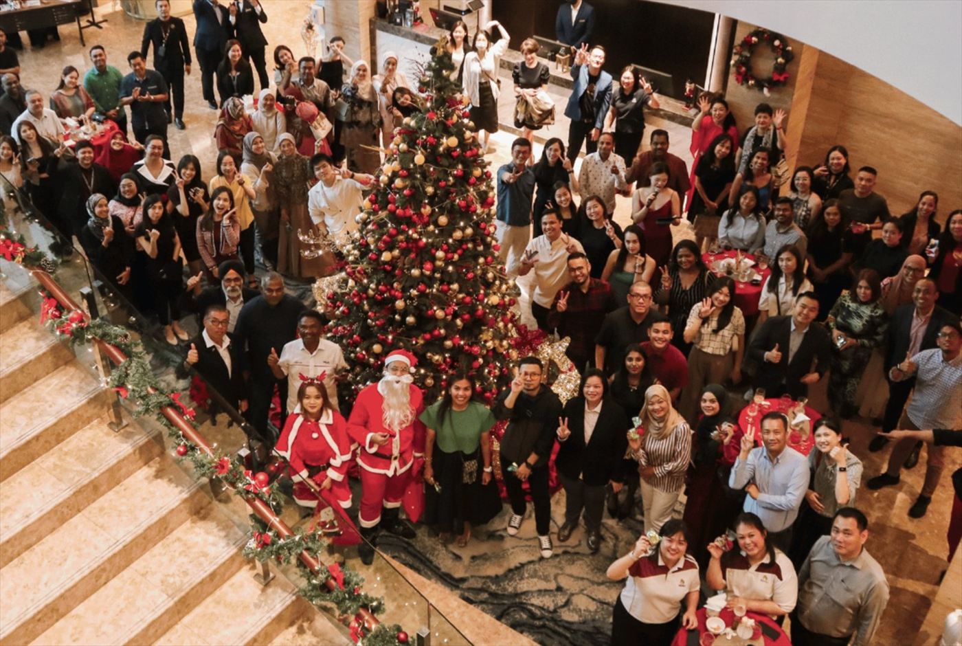 OPERO Hotel Light Up Christmas